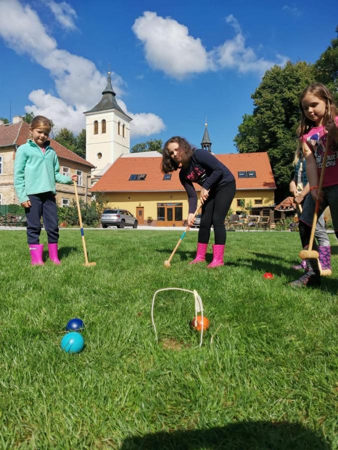 Apartmany Statek Bezdedice Hostomice Buitenkant foto