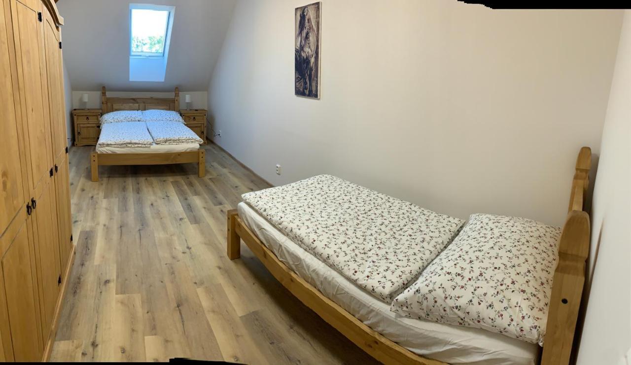 Apartmany Statek Bezdedice Hostomice Buitenkant foto